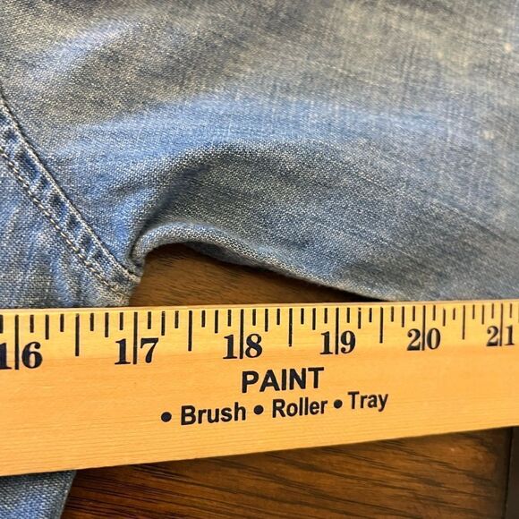 Women’s Levi’s Distressed Orange Tab Snap Button Down denim Shirt. Size Small. - Picture 12 of 12